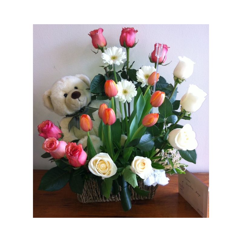 GERBERAS ROSAS TULIPANES OSO DE PELUCHE