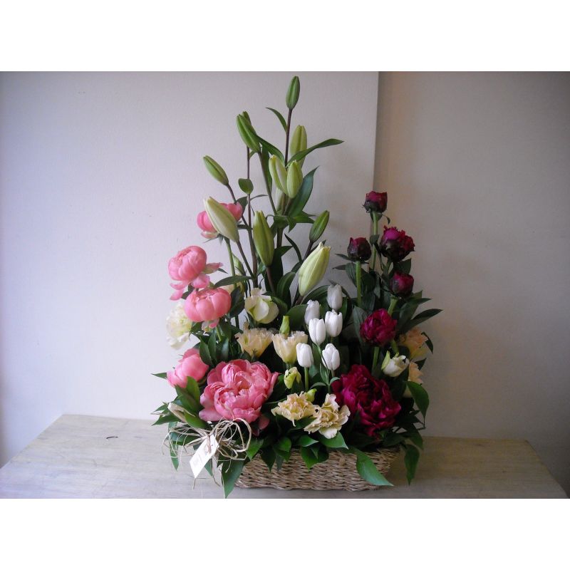 PEONIAS TULIPANES LILIUM Y FOLLAJE