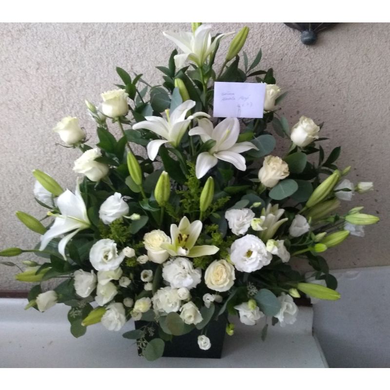 ARREGLO GRANDE CON ROSAS LISIANTHUS LILIUM FOLLAJE