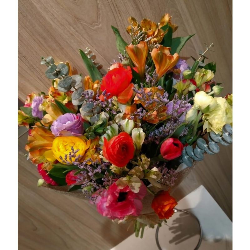 RANUNCULOS TULIPANES ALSTROEMELIA LIISANTHUS 