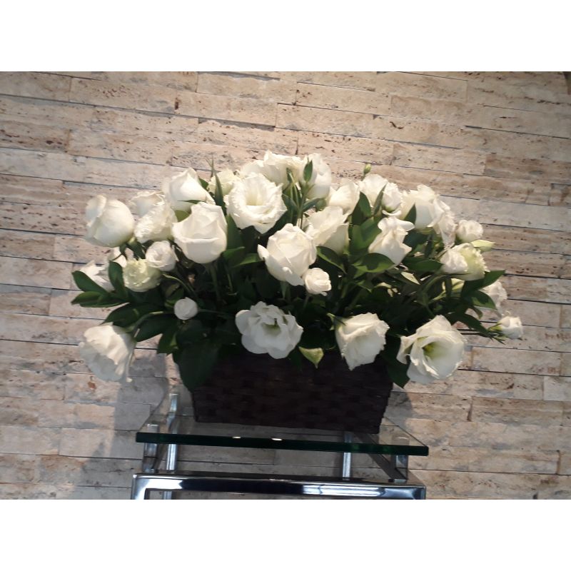 ARREGLO GRANDE DE LISIANTHUS